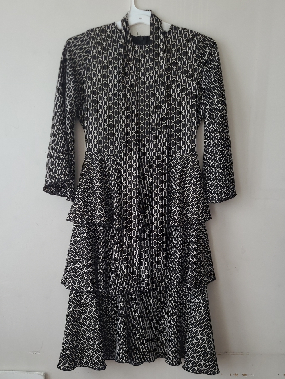 Women's Black & White Patterned Tiered Long Sleeve Dress